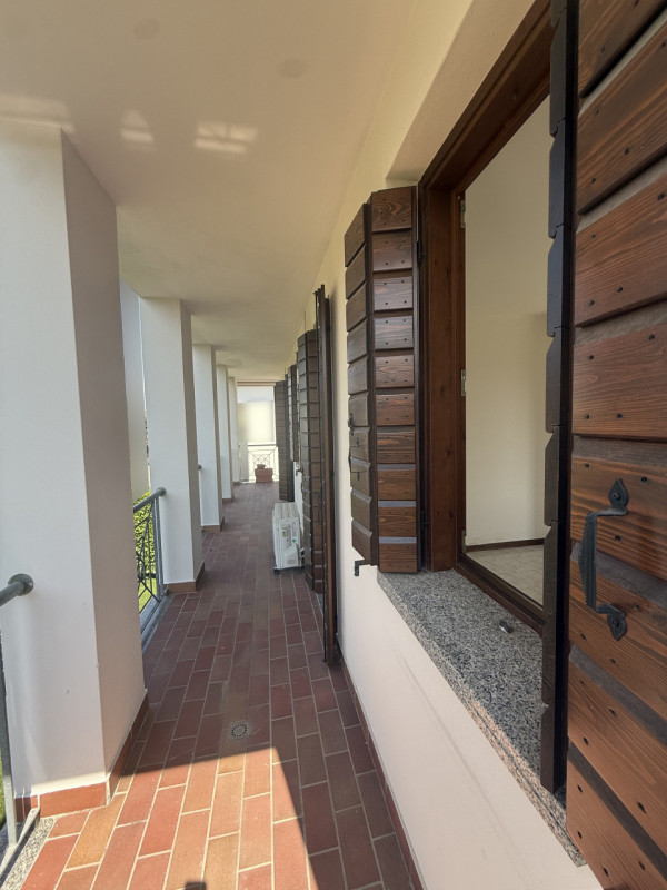 Appartamento inserito nella prestigiosa ed elegante cornice di Monteortone, a pochissimi passi da...