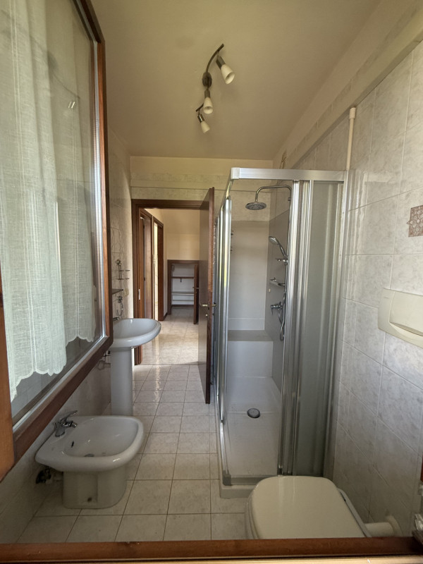 Appartamento inserito nella prestigiosa ed elegante cornice di Monteortone, a pochissimi passi da...