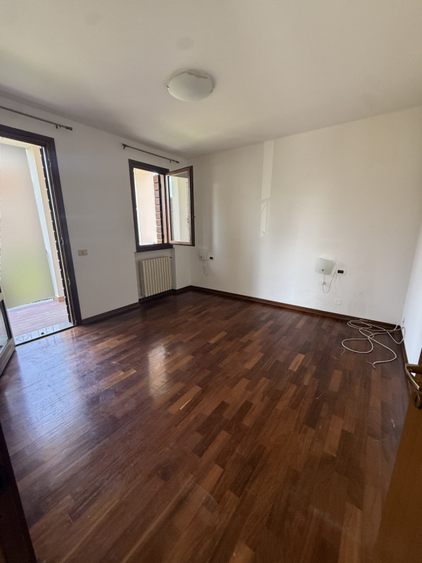Appartamento inserito nella prestigiosa ed elegante cornice di Monteortone, a pochissimi passi da...