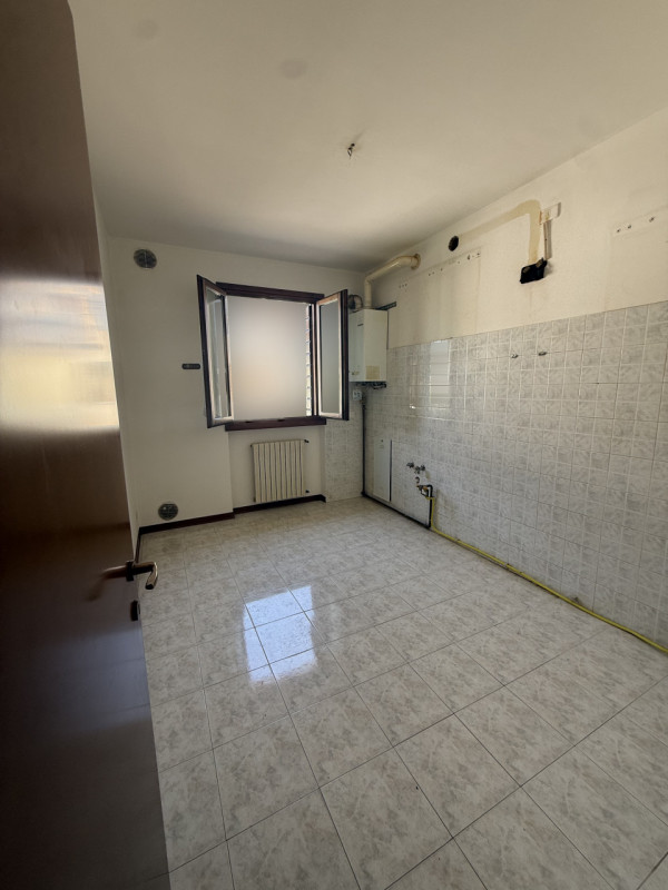 Appartamento inserito nella prestigiosa ed elegante cornice di Monteortone, a pochissimi passi da...