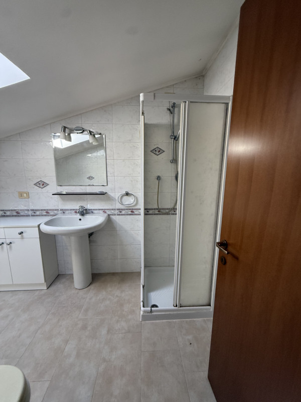 Appartamento inserito nella prestigiosa ed elegante cornice di Monteortone, a pochissimi passi da...