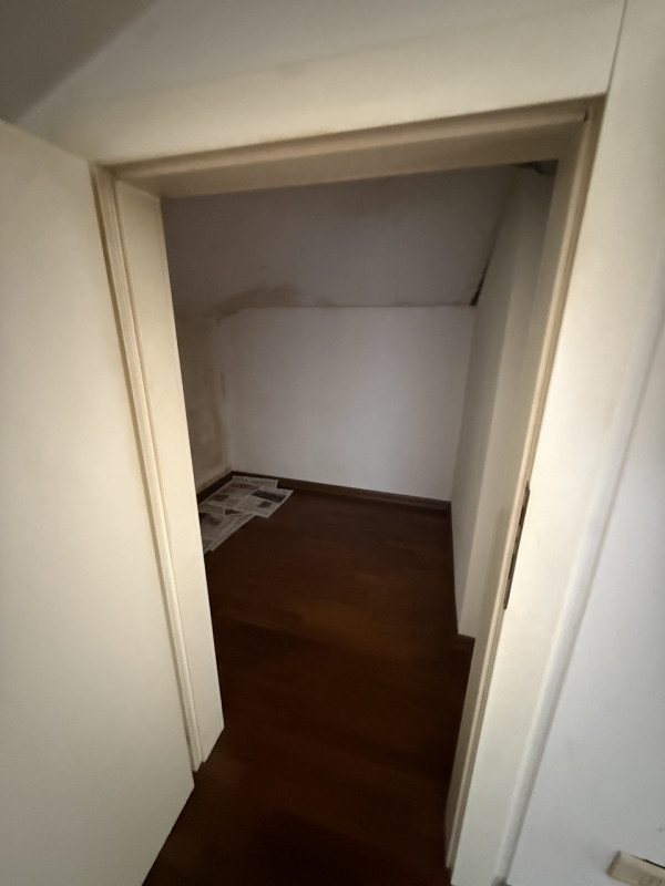 Appartamento inserito nella prestigiosa ed elegante cornice di Monteortone, a pochissimi passi da...