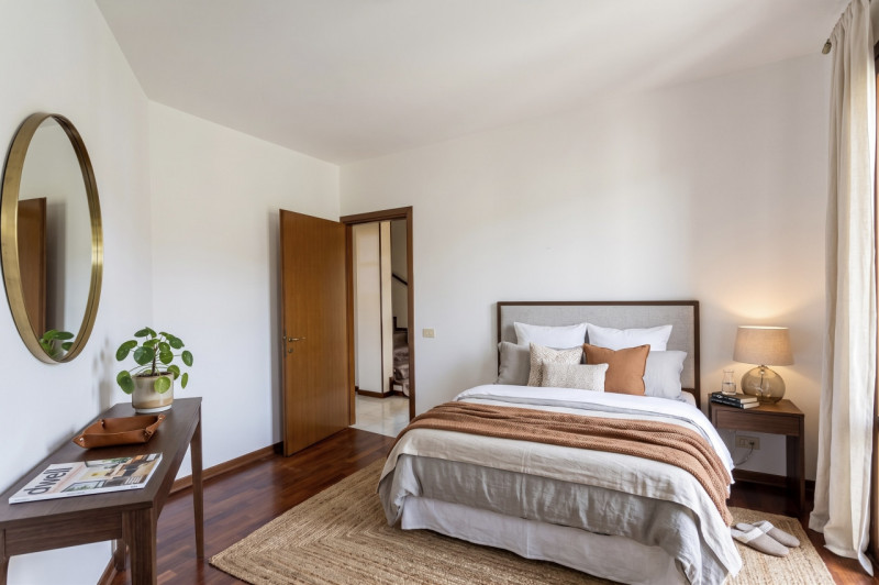 Appartamento inserito nella prestigiosa ed elegante cornice di Monteortone, a pochissimi passi da...