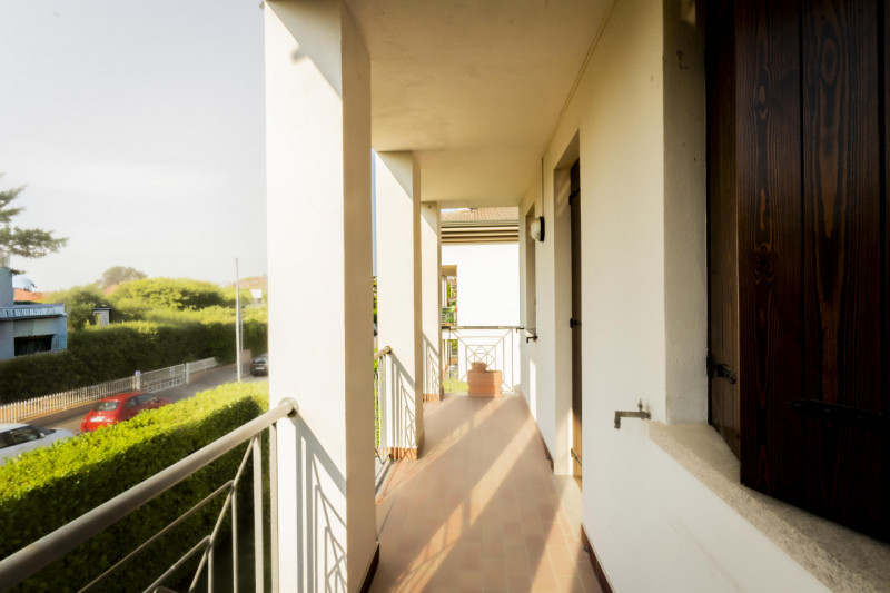 Appartamento inserito nella prestigiosa ed elegante cornice di Monteortone, a pochissimi passi da...