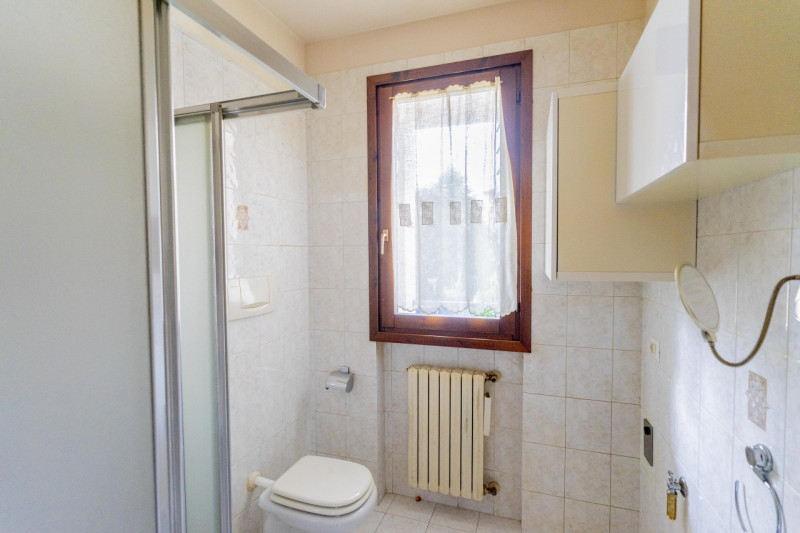 Appartamento inserito nella prestigiosa ed elegante cornice di Monteortone, a pochissimi passi da...