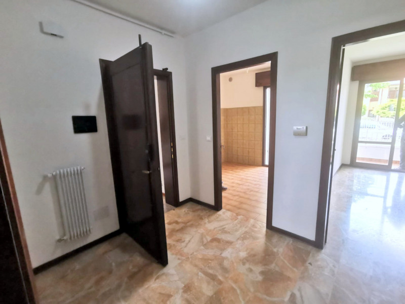 AFFITTO 3 CAMERE IN TRIFAMILIARE A MESTRINO CENTRO €.1.100 - rif.LMAF01

Affascinante 3 camere in...
