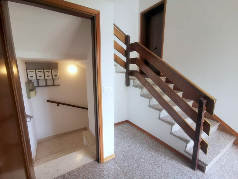 AFFITTO 3 CAMERE IN TRIFAMILIARE A MESTRINO CENTRO €.1.100 - rif.LMAF01

Affascinante 3 camere in...