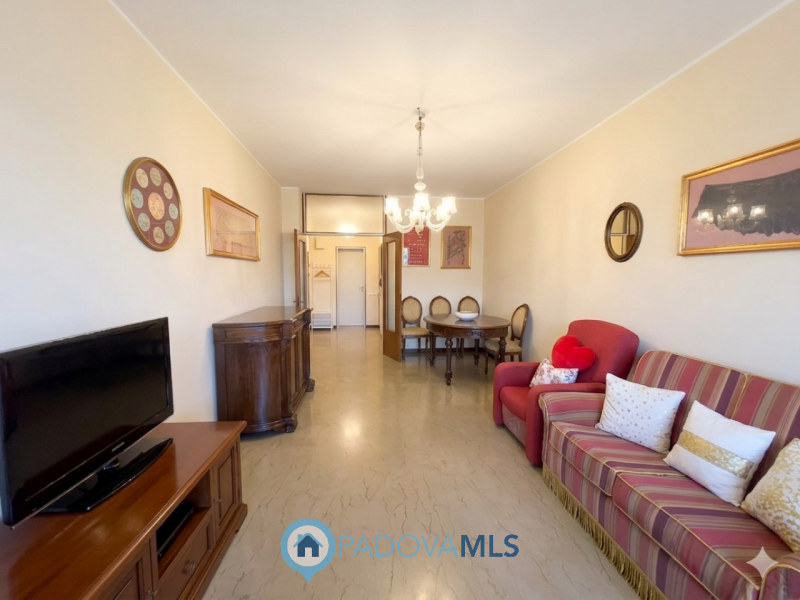 Immobile in esclusiva al Gruppo Padova MLS
SANTA RITA 2 CAMERE PIANO ALTO CON ASCENSORE  €.319.00...