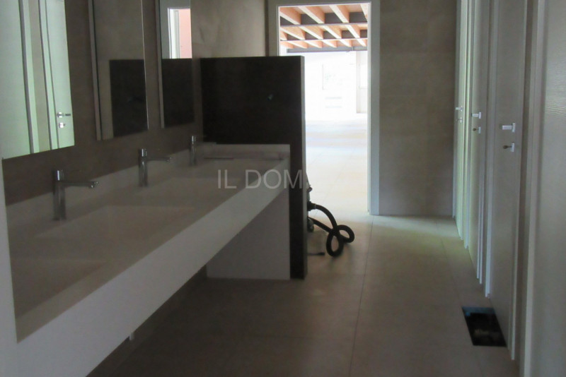 Nuova struttura indipendente in classe energetica A di 750mq divisa su 2 livelli, piano terra 370...