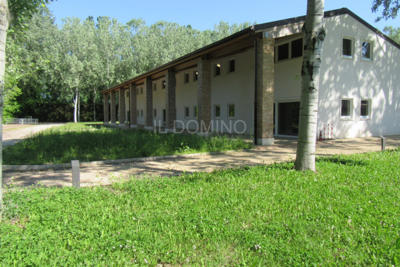 Nuova struttura indipendente in classe energetica A di 750mq divisa su 2 livelli, piano terra 370...