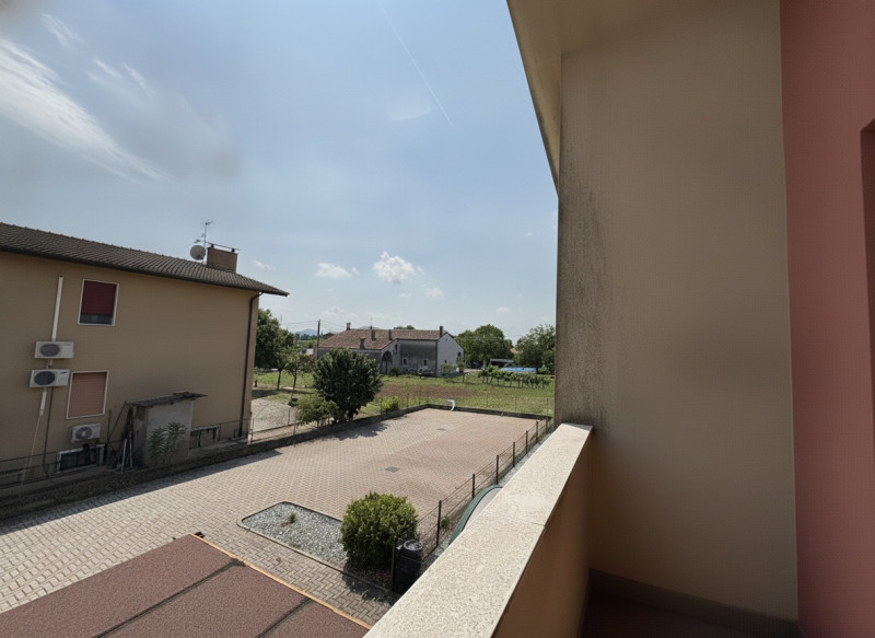 All'interno di un tranquillo quartiere residenziale, nelle immediate vicinanze del centro di Albe...