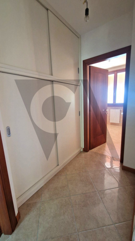 Scopri il tuo nuovo bicamere a Granze di Camin. Questo appartamento di 86 mq si trova al primo pi...