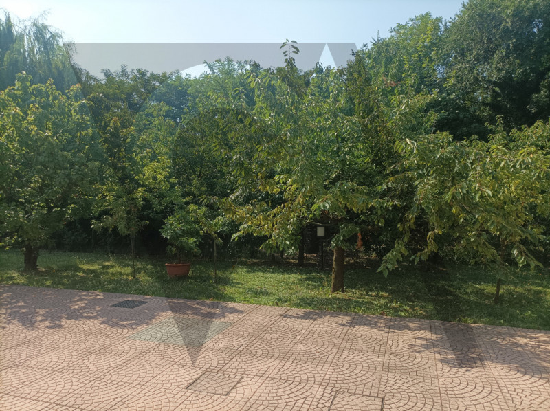 Scopri il tuo nuovo bicamere a Granze di Camin. Questo appartamento di 86 mq si trova al primo pi...
