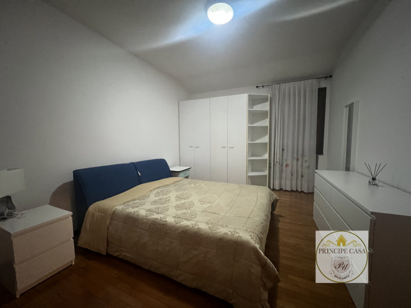 A due passi dal centro proponiamo in locazione appartamento di ampie metrature arredato.

L'immob...