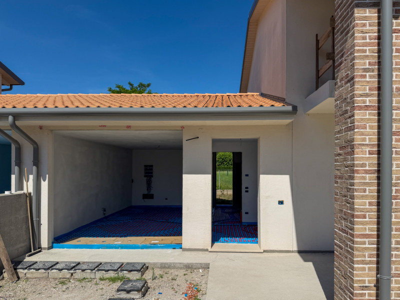 (Per INFO Vittorio 3517343301) Nuova bifamiliare indipendente in Classe A4 con ampio scoperto esc...