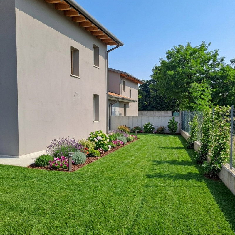 (PER INFO VITTORIO 3527343301)Nuova bifamiliare indipendente in Classe A4 con ampio scoperto escl...