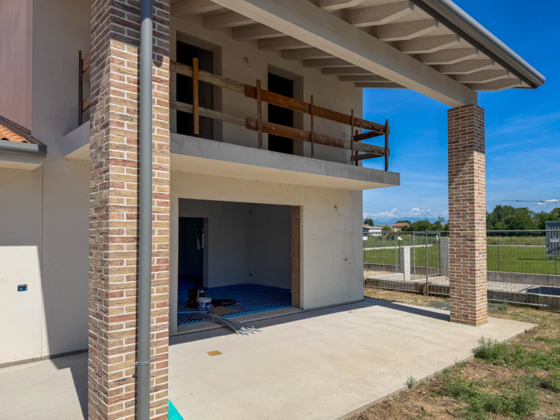 (PER INFO VITTORIO 3527343301)Nuova bifamiliare indipendente in Classe A4 con ampio scoperto escl...