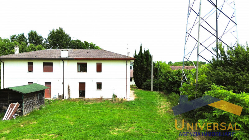 LOREGGIA - In zona tranquilla e verdeggiante, lontano da traffico e rumori, ma al contempo comodi...