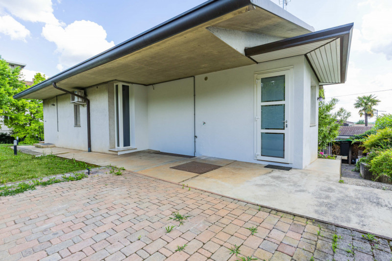 (Per INFO Roberto 3453195338) Caerano di San Marco, proponiamo in vendita una magnifica villa che...