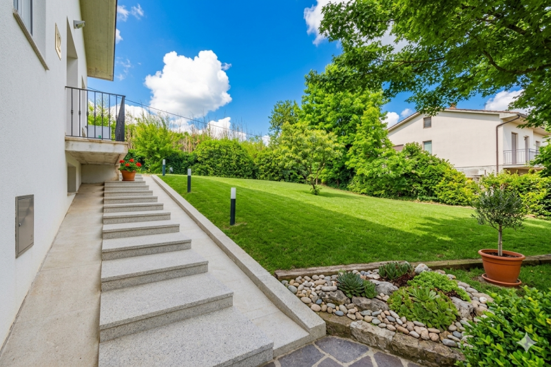 (Per INFO Roberto 3453195338) Caerano di San Marco, proponiamo in vendita una magnifica villa che...