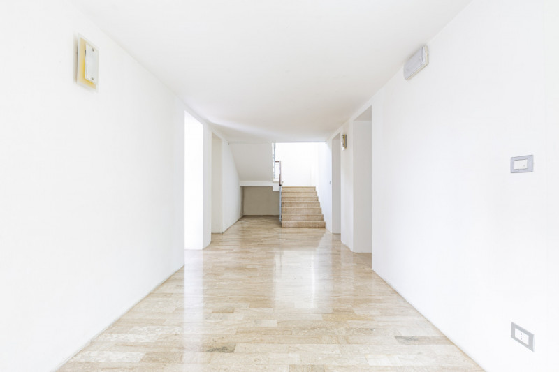 (Per INFO Roberto 3453195338) Caerano di San Marco, proponiamo in vendita una magnifica villa che...