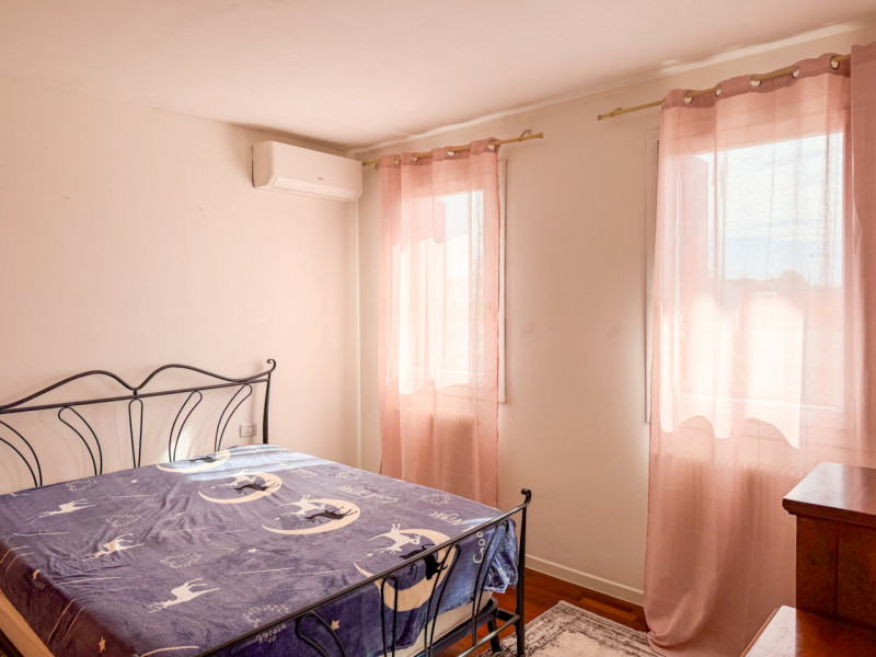 (Per INFO Vittorio 3517343301) Situato a Falzè di Trevignano, proponiamo in esclusiva un mini app...