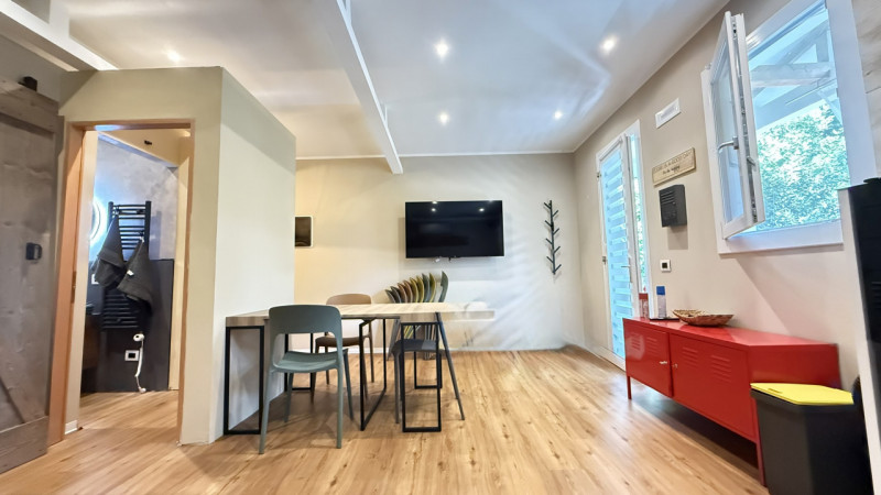 All'interno di un esclusivo residence composto da sole 19 unità abitative, proponiamo in vendita ...