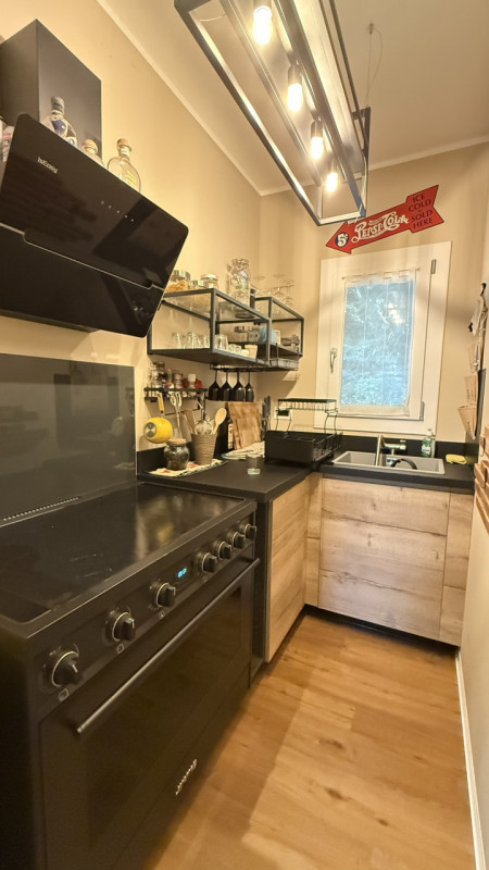 All'interno di un esclusivo residence composto da sole 19 unità abitative, proponiamo in vendita ...