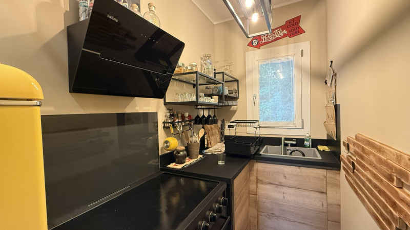 All'interno di un esclusivo residence composto da sole 19 unità abitative, proponiamo in vendita ...
