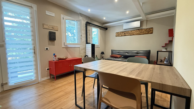 All'interno di un esclusivo residence composto da sole 19 unità abitative, proponiamo in vendita ...