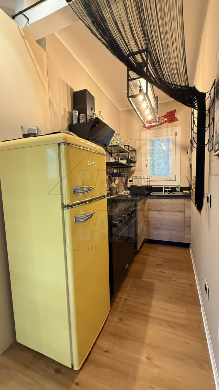 Proponiamo in vendita all'interno di un residence di 19 unità abitative, casa singola ristruttura...