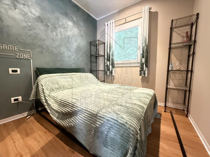 Proponiamo in vendita all'interno di un residence di 19 unità abitative, casa singola ristruttura...