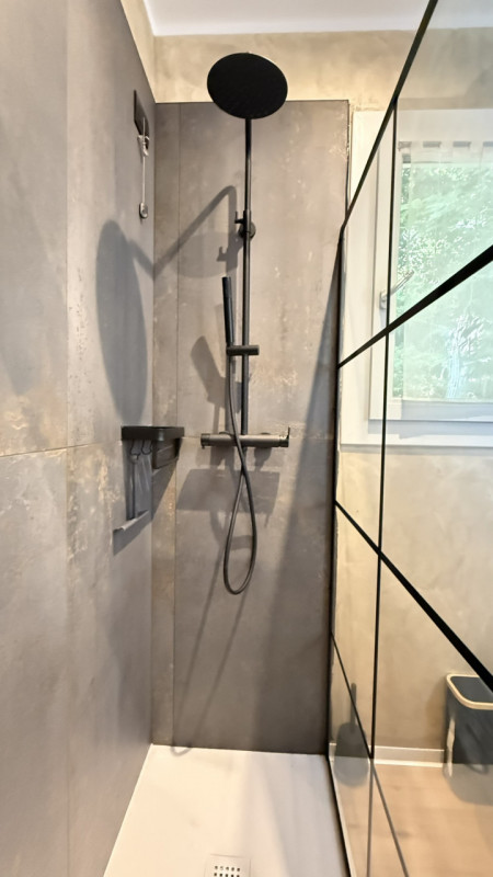All'interno di un esclusivo residence composto da sole 19 unità abitative, proponiamo in vendita ...