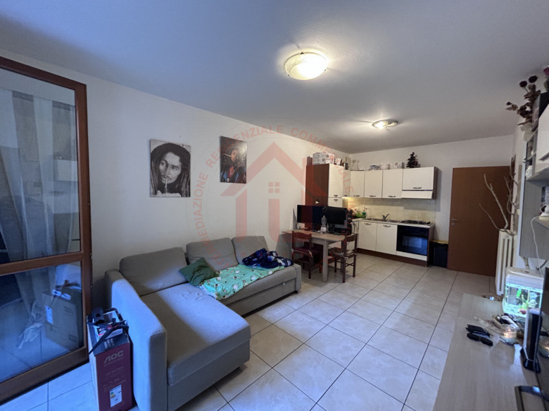 RIF: FR124 VENEZIA - STRA Proponiamo in vendita appartamento al piano terra, completamente arreda...