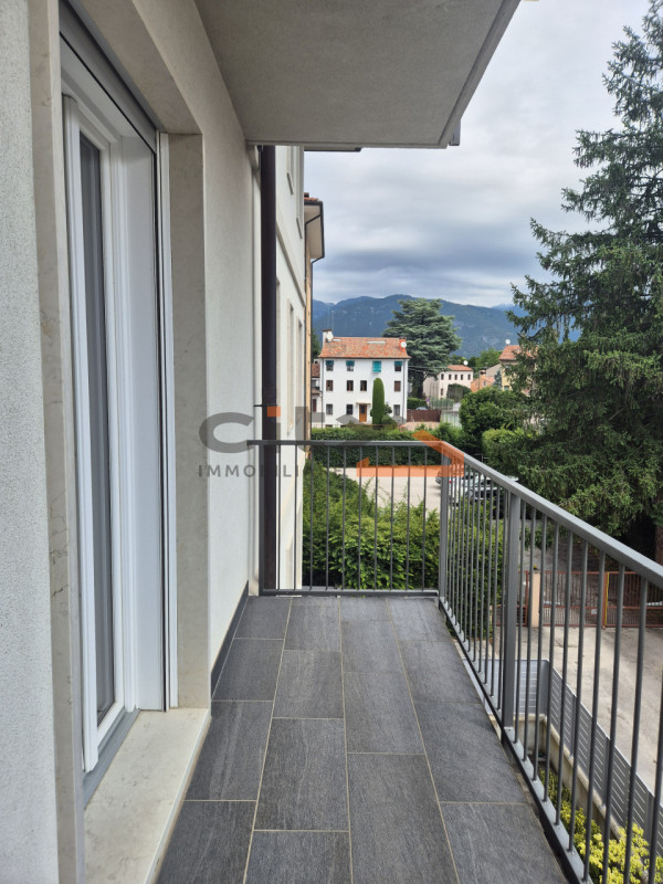 Centro di Bassano del Grappa - Proponiamo in affitto APPARTAMENTO TRICAMERE NON ARREDATO, inserit...