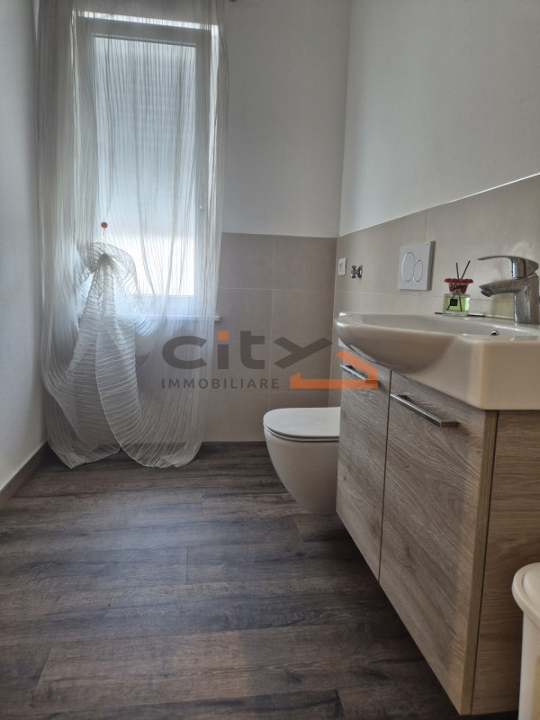 Centro di Bassano del Grappa - Proponiamo in affitto APPARTAMENTO TRICAMERE NON ARREDATO, inserit...
