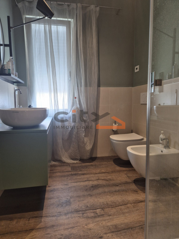 Centro di Bassano del Grappa - Proponiamo in affitto APPARTAMENTO TRICAMERE NON ARREDATO, inserit...