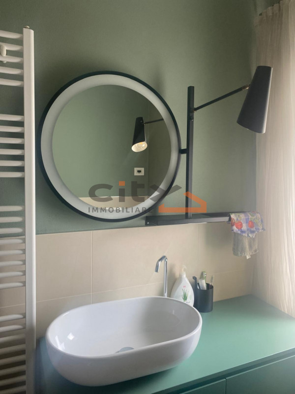 Centro di Bassano del Grappa - Proponiamo in affitto APPARTAMENTO TRICAMERE NON ARREDATO, inserit...