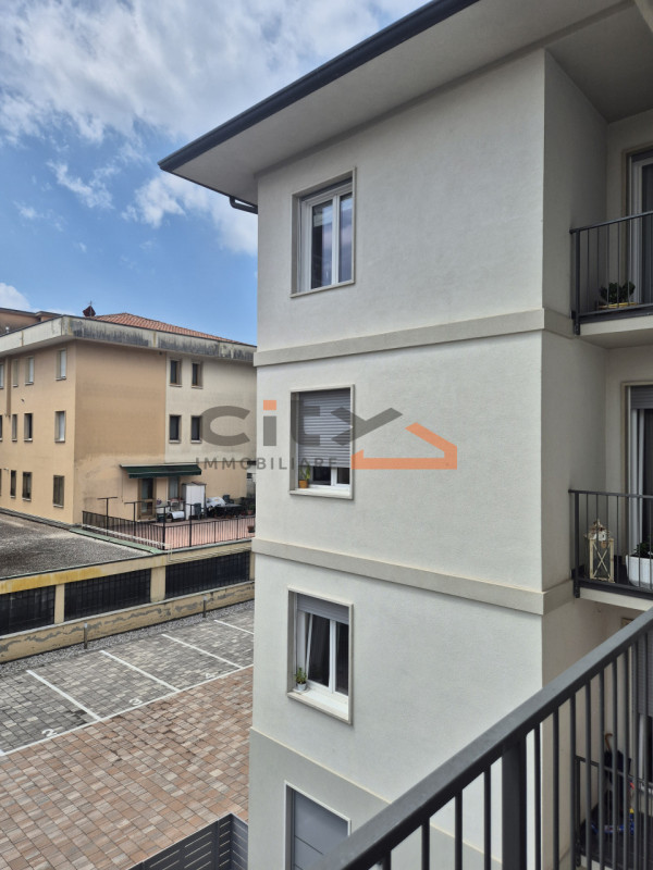 Centro di Bassano del Grappa - Proponiamo in affitto APPARTAMENTO TRICAMERE NON ARREDATO, inserit...