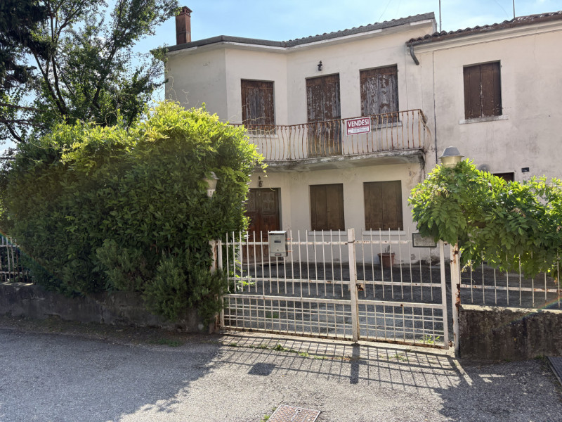 Nel cuore di Galzignano Terme, in posizione tranquilla e riservata, a circa 50 metri dalla chiesa...