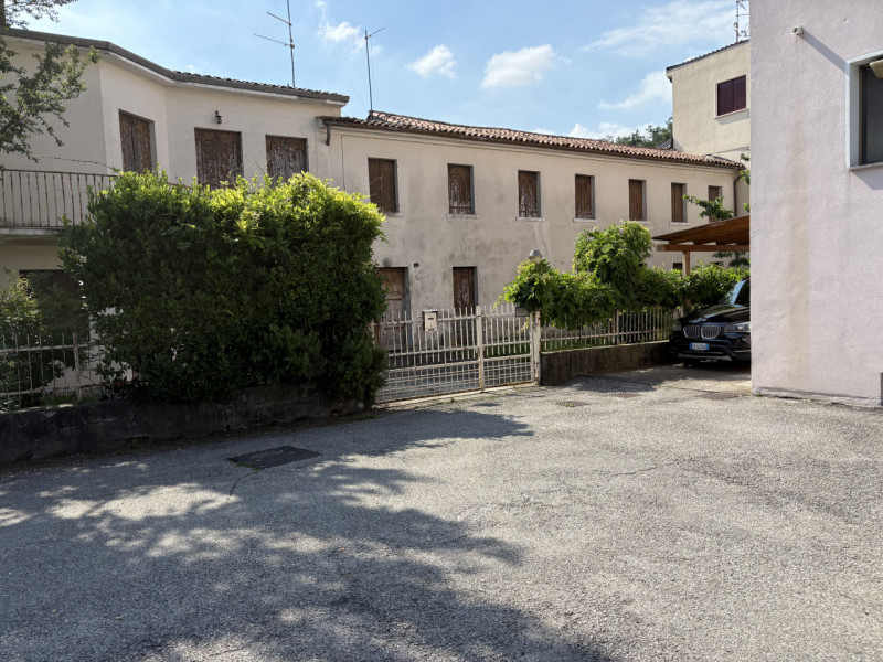 Nel cuore di Galzignano Terme, in posizione tranquilla e riservata, a circa 50 metri dalla chiesa...