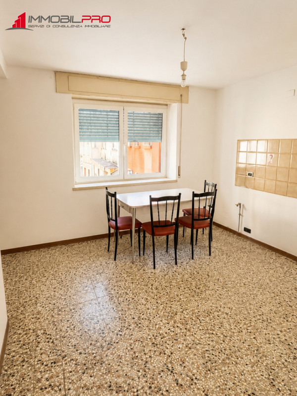 Ad Arsiero proponiamo in vendita una casa a schiera di testa, con ingresso indipendente, garage e...
