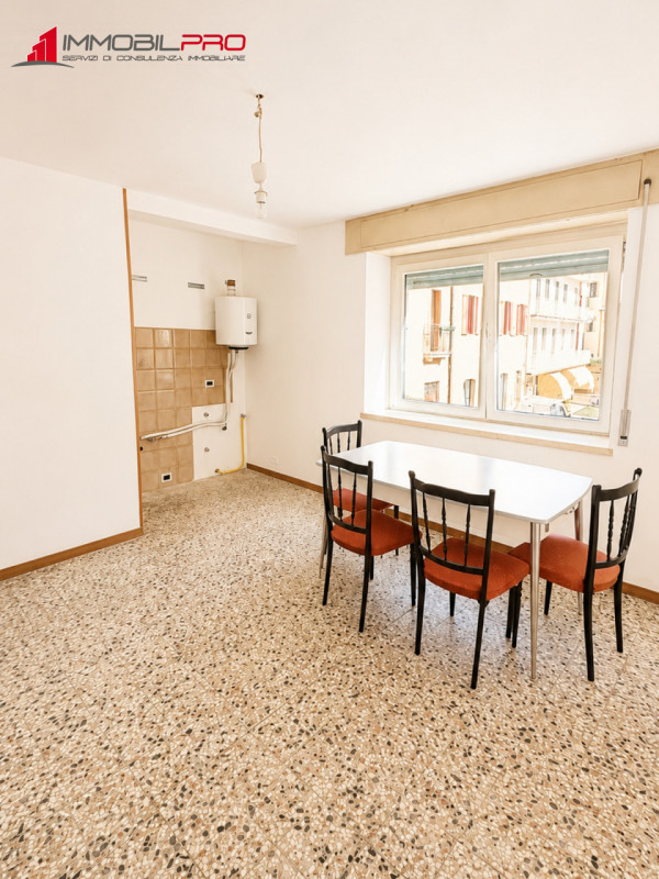 Ad Arsiero proponiamo in vendita una casa a schiera di testa, con ingresso indipendente, garage e...