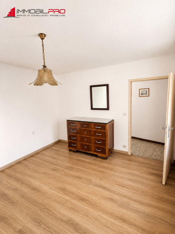 Ad Arsiero proponiamo in vendita una casa a schiera di testa, con ingresso indipendente, garage e...