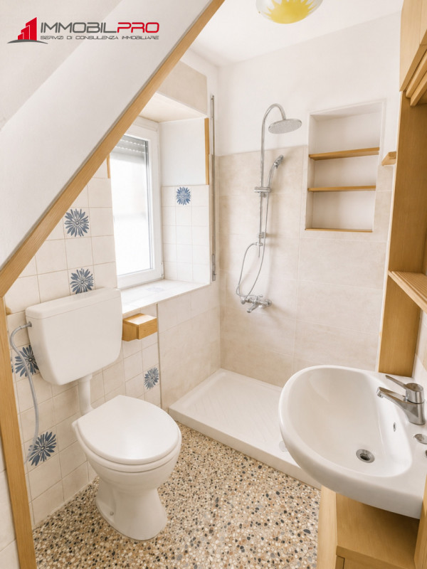 Ad Arsiero proponiamo in vendita una casa a schiera di testa, con ingresso indipendente, garage e...