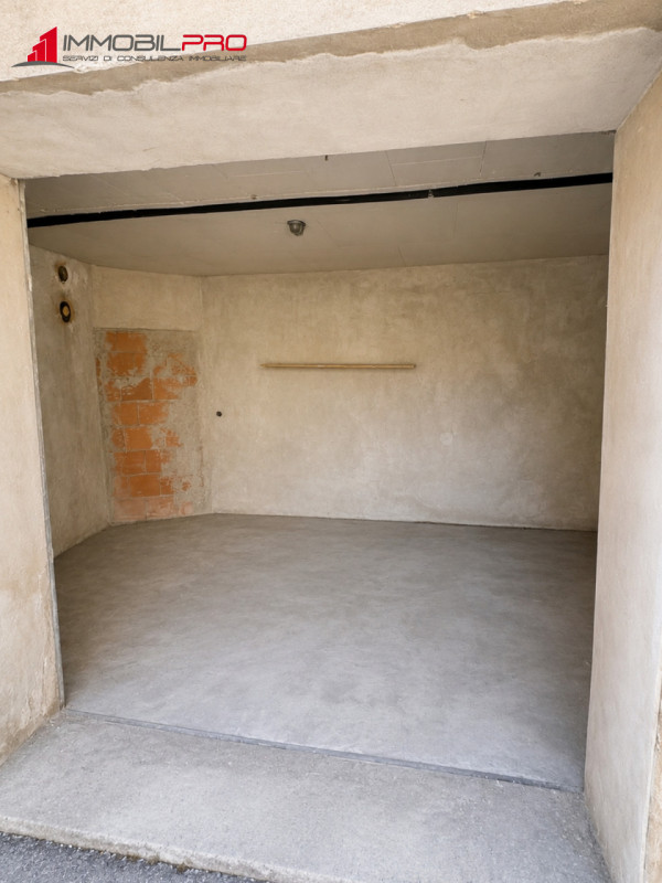 Ad Arsiero proponiamo in vendita una casa a schiera di testa, con ingresso indipendente, garage e...