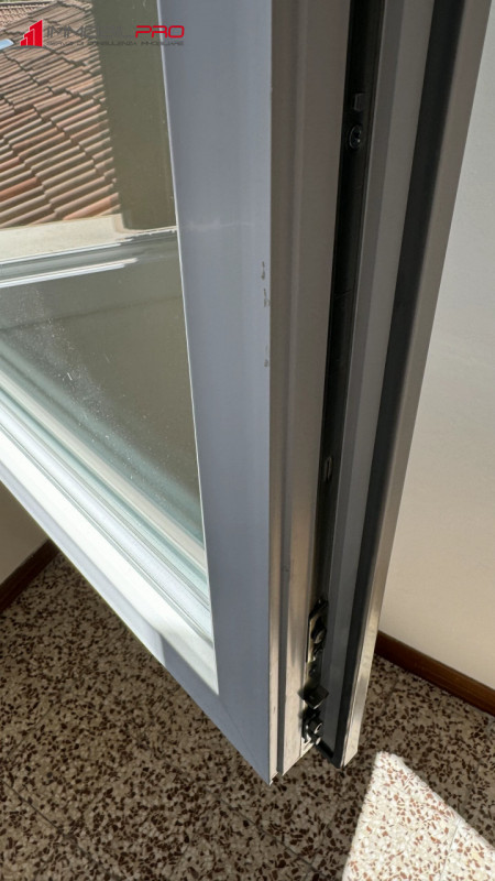 Ad Arsiero proponiamo in vendita una casa a schiera di testa, con ingresso indipendente, garage e...