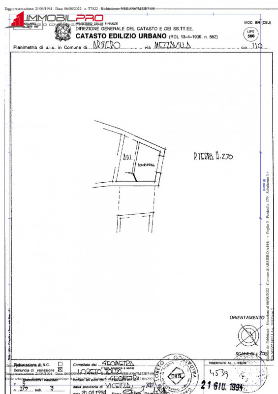 Ad Arsiero proponiamo in vendita una casa a schiera di testa, con ingresso indipendente, garage e...