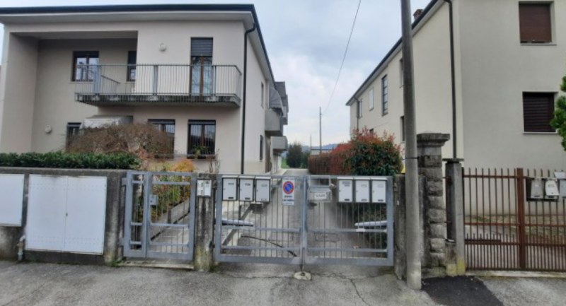 ASTA

Proponiamo un  mini appartamento situato al primo piano all'interno di un contesto condomin...