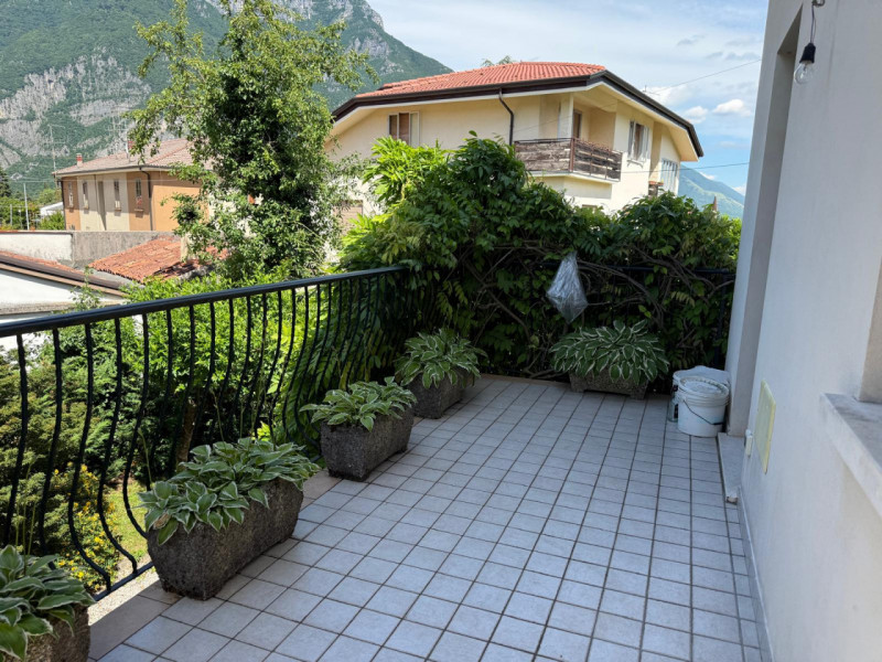 In posizione tranquilla e riservata, proponiamo in vendita casa indipendente circondata da terren...